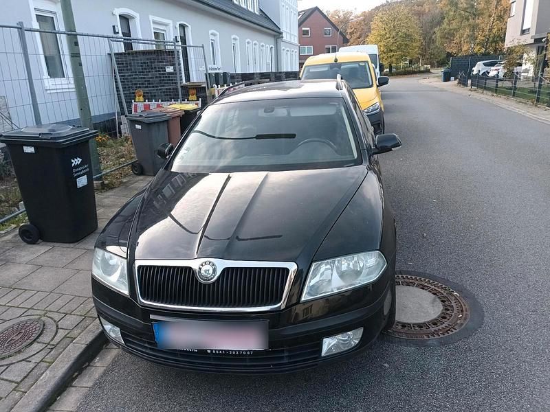 Schwarz Gebraucht 2007 Skoda Octavia Kombi | 1.990 € (Fairer Preis) - Bild 1/4