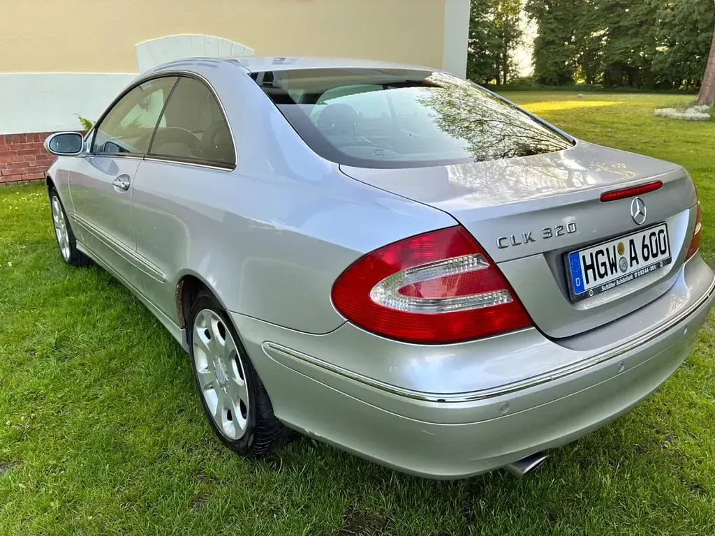Gebraucht Mercedes CLK320 Elegance 218 PS (160 kW) 2003 Silber Coupé