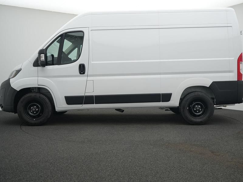 Gebraucht Peugeot Boxer 140 PS (102 kW) 2025 Lackierung weiss icy/typ aussenverkleidung spiegel flach standard Van