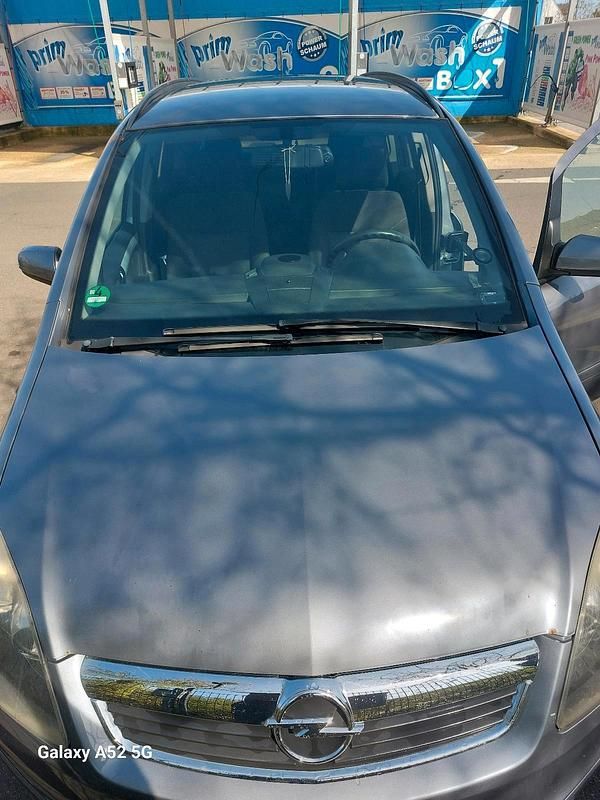 Second-hand Opel Zafira 107 CP (78 kW) 2008 Gri Monovolum