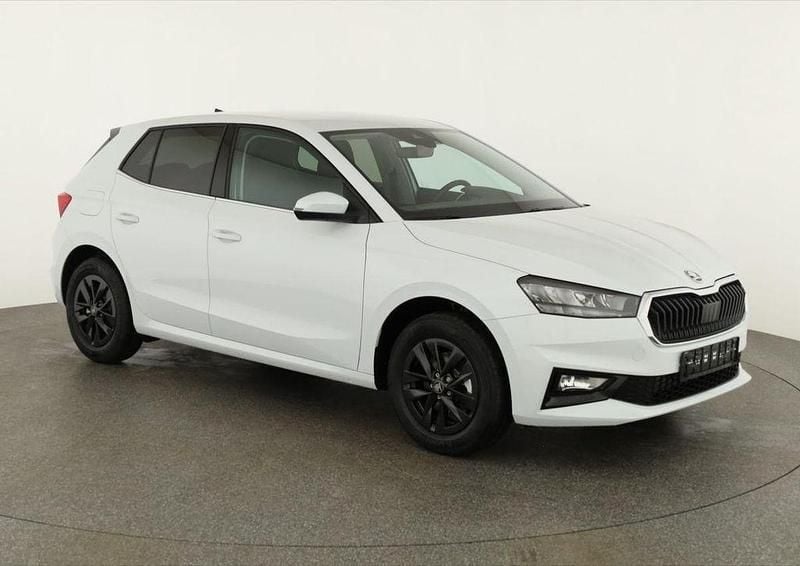 Neu Skoda Fabia Selection 116 PS (85 kW) 2025 Moon white metallic Kleinwagen