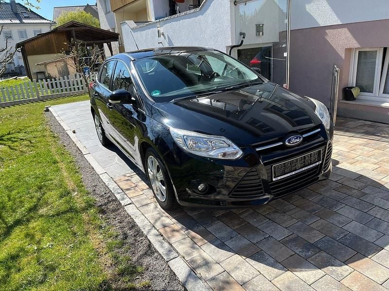 Second-hand Ford Focus 101 CP (74 kW) 2013 Negru Hatchback