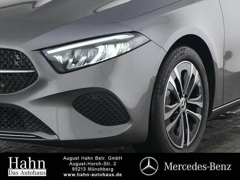 Gebraucht Mercedes A200 Progressive 163 PS (119 kW) 2025 lack mountaingrau Limousine