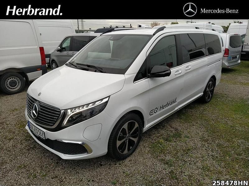 Weiß Gebraucht 2023 Mercedes EQV300 Van / Kleinbus | 68.888 € - Bild 1/4
