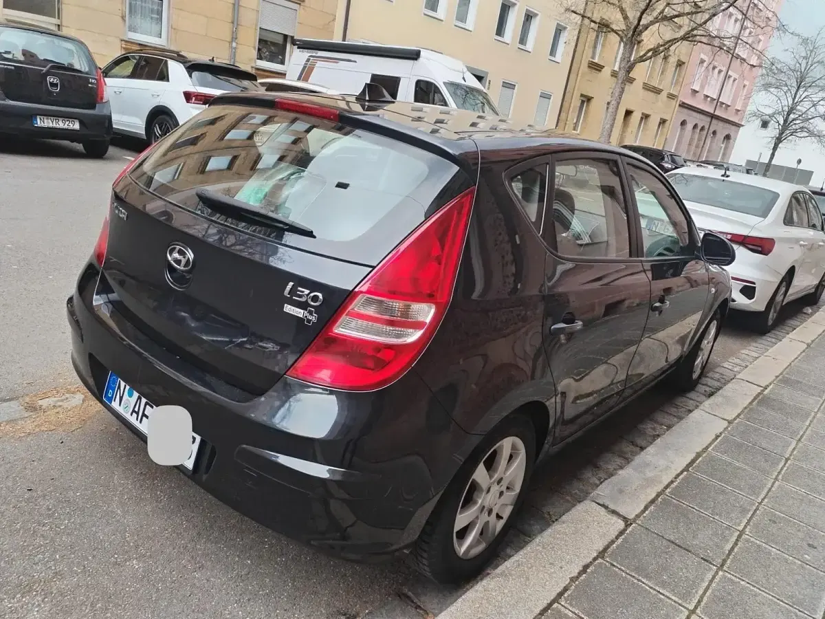 Gebraucht Hyundai i30 126 PS (92 kW) 2009 Schwarz Kombi