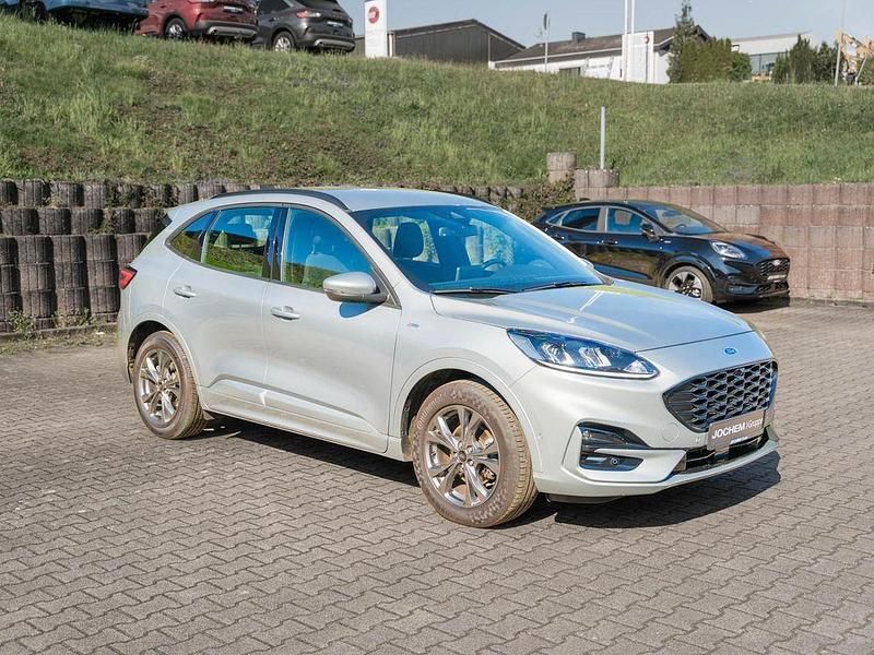Gebraucht Ford Kuga 120 PS (88 kW) 2020 Silber SUV