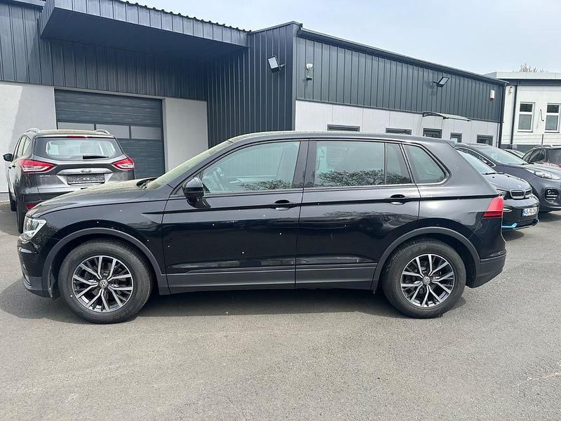 Gebraucht VW Tiguan Trendline 125 PS (91 kW) 2018 Schwarz SUV