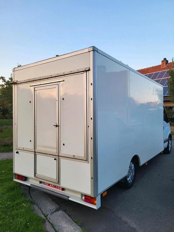 Second-hand Renault Master 119 CP (87 kW) 2008 Alb