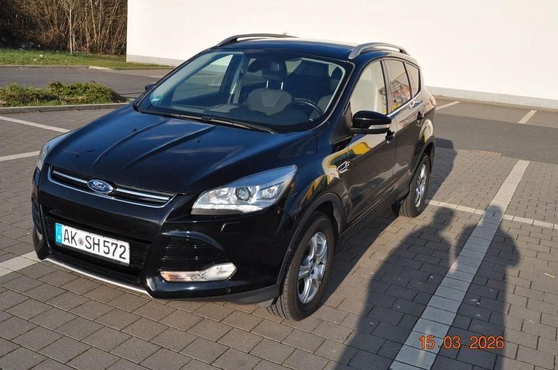 Gebraucht Ford Kuga Titanium 179 PS (131 kW) 2015 Schwarz SUV