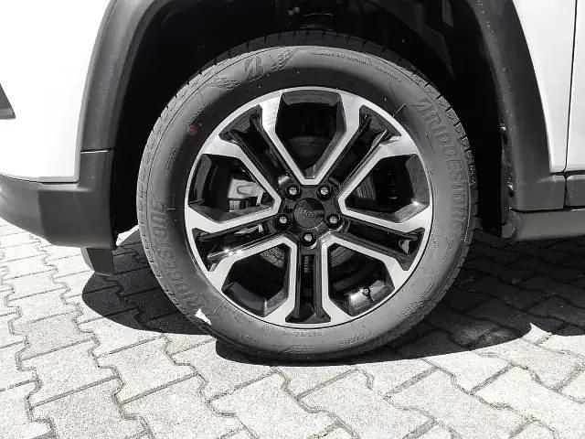 Gebraucht Jeep Compass Limited 131 PS (96 kW) 2023 Andere farbe SUV