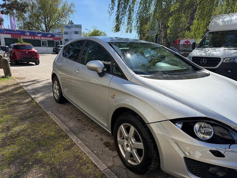 Second-hand Seat Leon 105 CP (77 kW) 2011 Gri Hatchback