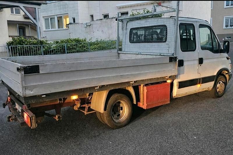 Gebraucht Iveco Daily 130 PS (95 kW) 2005 Weiß Limousine