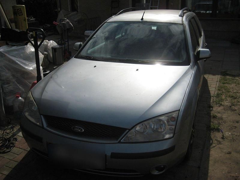 Gebraucht Ford Mondeo 125 PS (91 kW) 2003 Silber Kombi