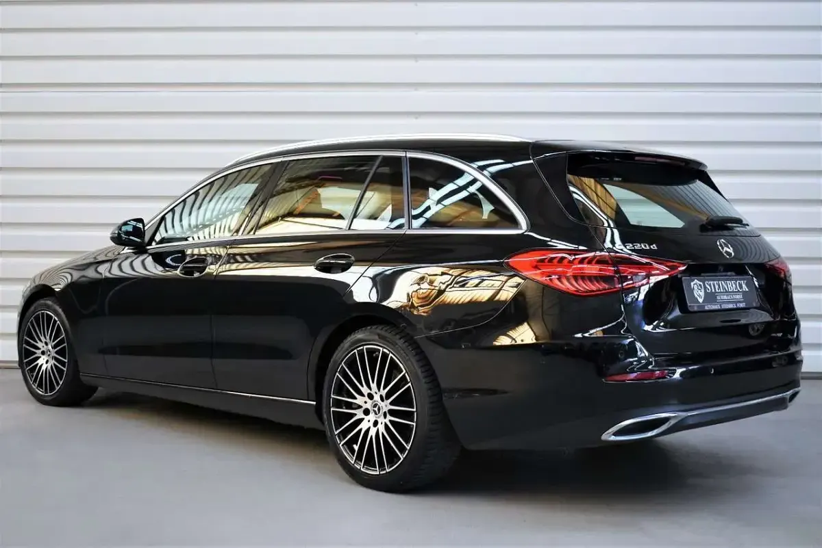 Gebraucht Mercedes C220 Avantgarde 200 PS (147 kW) 2021 Schwarz Kombi