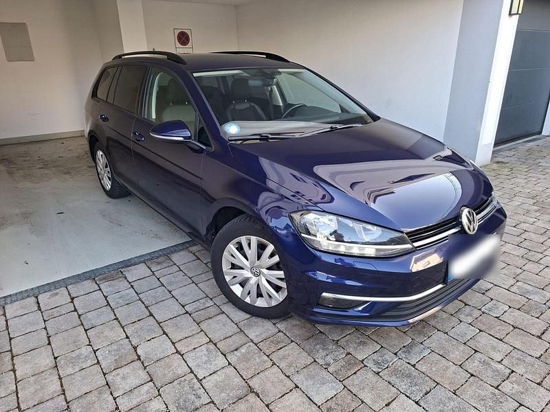 Gebraucht VW Golf VII Edition 116 PS (85 kW) 2020 Blau Kombi