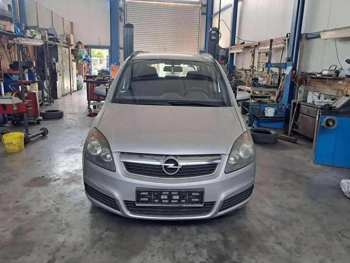 Gebraucht Opel Zafira Edition 105 PS (77 kW) 2006 Silber Van / Kleinbus