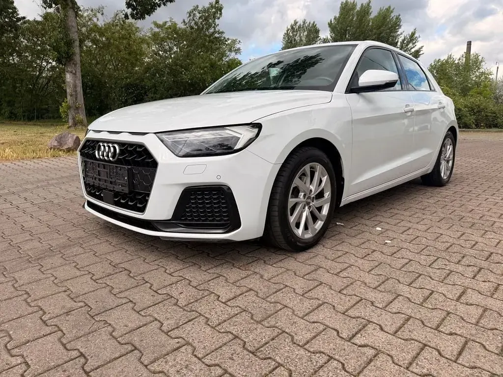 Gebraucht Audi A1 Sportback Advanced 116 PS (85 kW) 2018 Weiß Kleinwagen