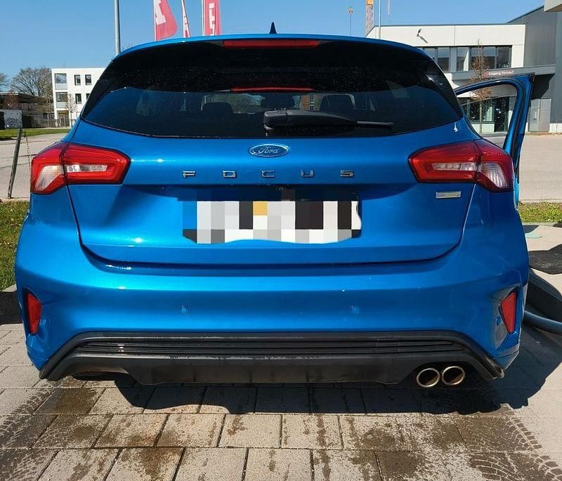 Gebraucht Ford Focus ST-Line 125 PS (91 kW) 2018 Blau Limousine