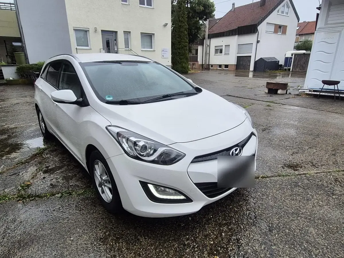 Gebraucht Hyundai i30 Style 110 PS (80 kW) 2013 Weiß Kombi