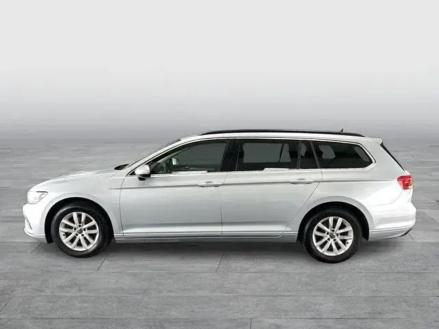 Gebraucht VW Passat Business 150 PS (110 kW) 2023 Silber Kombi