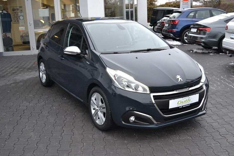 Grau Gebraucht 2018 Peugeot 208 Style Kleinwagen | 9.980 € (Etwas zu teuer) - Bild 1/3