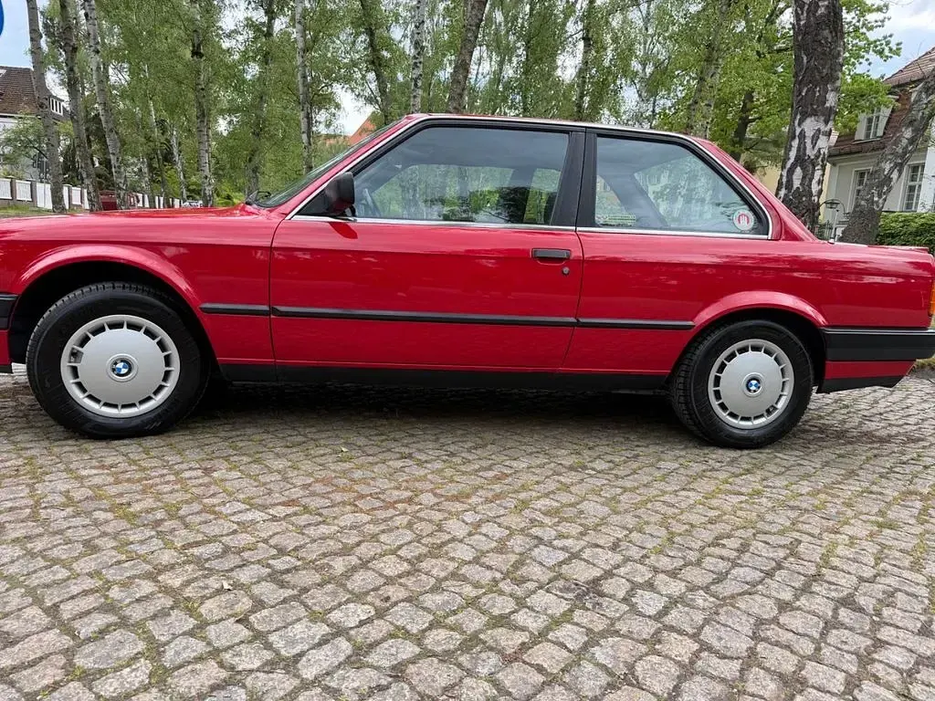 Brugt BMW 325 170 HK (125 kW) 1989 Rød