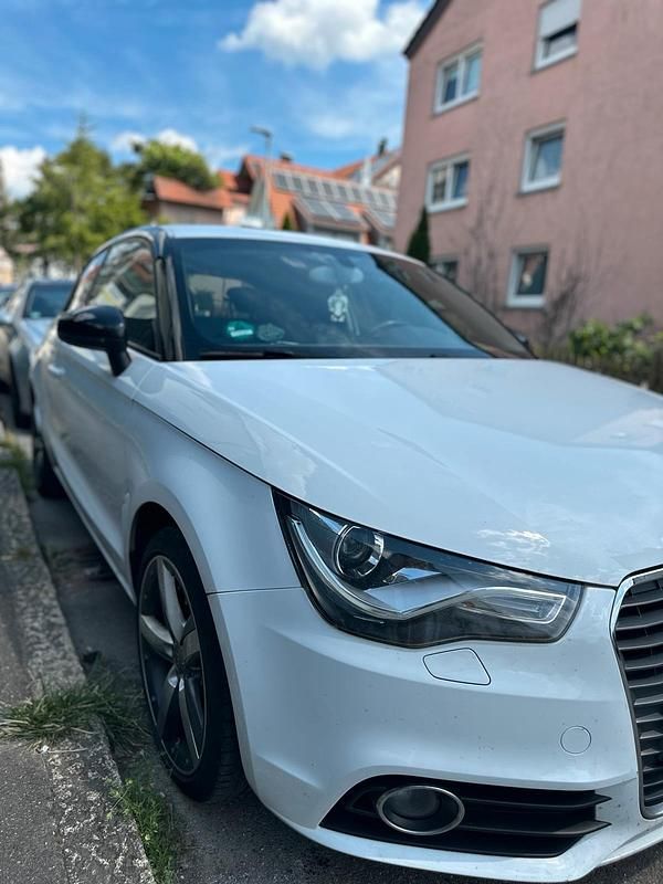 Second-hand Audi A1 105 CP (77 kW) 2012 Alb Hatchback