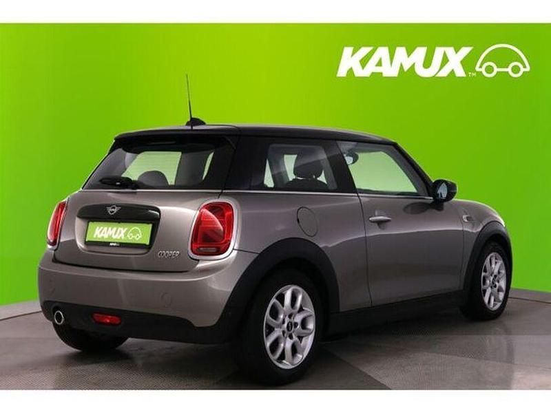 Gebraucht Mini Cooper Pepper 136 PS (100 kW) 2020 Melting silver Kleinwagen