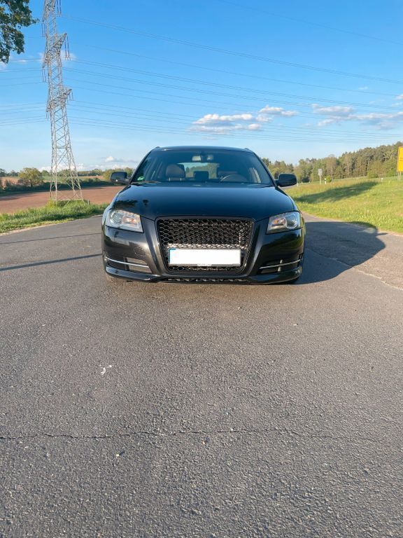 Schwarz Gebraucht 2013 Audi A3 Sportback Ambiente Limousine | 9.500 € (Fairer Preis) - Bild 1/4