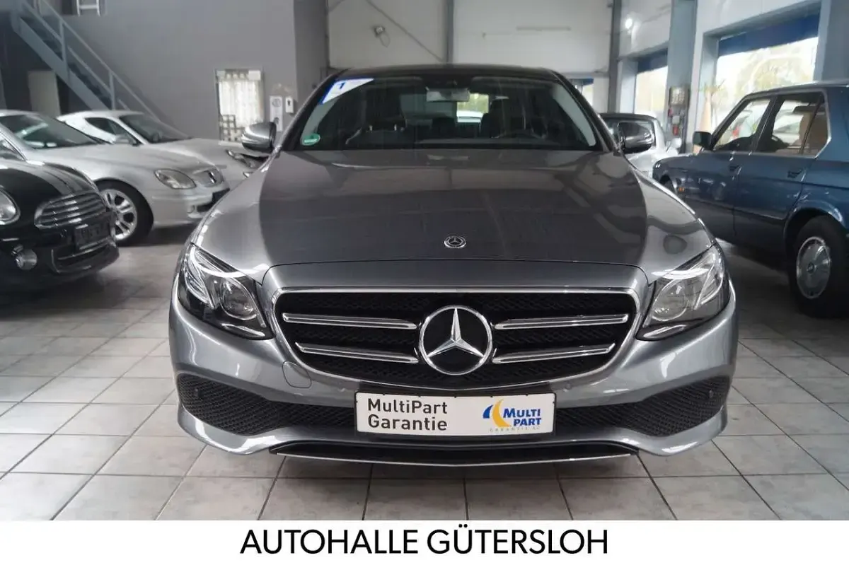 Gebraucht Mercedes E300 Avantgarde 211 PS (155 kW) 2019 Grau metallic Limousine