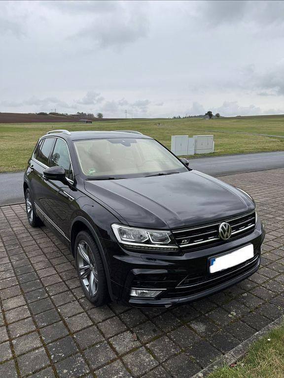 Gebraucht VW Tiguan R-line 150 PS (110 kW) 2016 Schwarz SUV