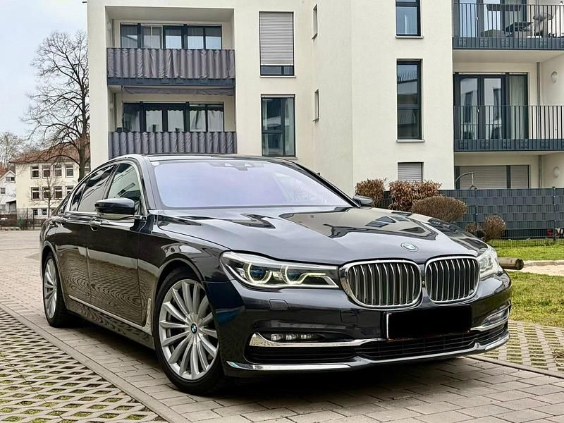 Gebraucht BMW 740 320 PS (235 kW) 2019 Grau Limousine