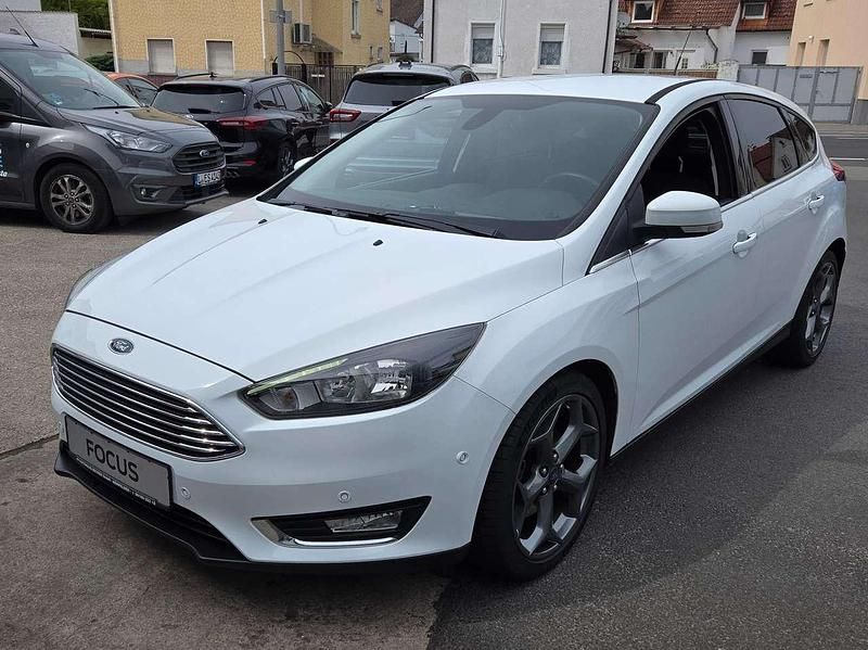 Gebraucht Ford Focus Titanium 150 PS (110 kW) 2016 Frostweiß Kleinwagen