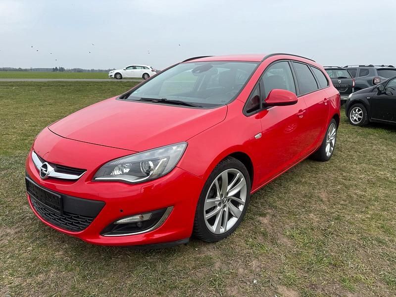Gebraucht Opel Astra 140 PS (102 kW) 2013 Rot Kombi