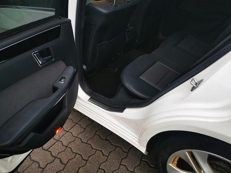 Gebraucht Mercedes E350 Avantgarde 231 PS (169 kW) 2010 Weiß Kombi