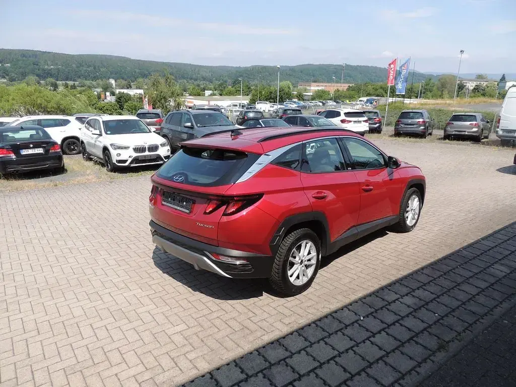 Gebraucht Hyundai Tucson Select 150 PS (110 kW) 2021 Rot SUV