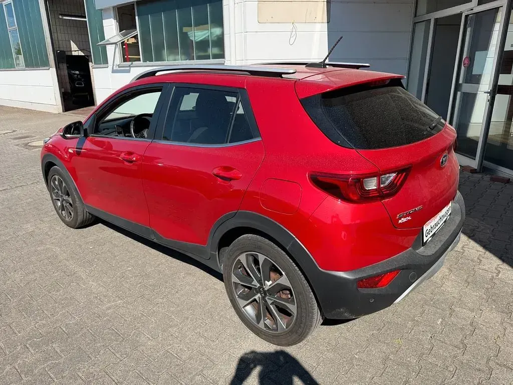 Gebraucht Kia Stonic Spirit 120 PS (88 kW) 2017 Rot SUV