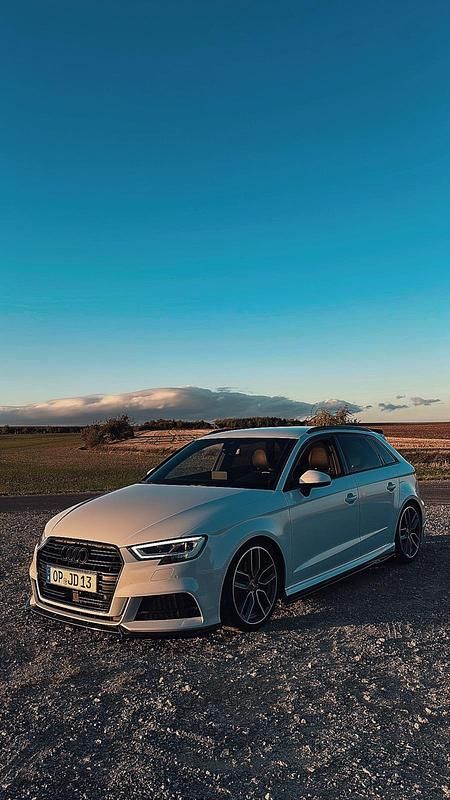 Weiß Gebraucht 2018 Audi A3 S-Line Coupé | 22.990 € (Etwas zu teuer) - Bild 1/4