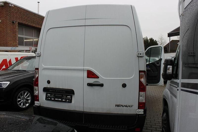 Gebraucht Renault Master 131 PS (96 kW) 2017 Weiß Limousine