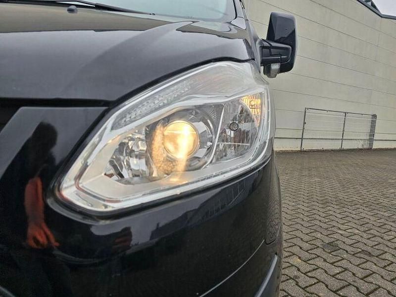 Gebraucht Ford Tourneo Titanium 131 PS (96 kW) 2017 Iridiumschwarz metallic Kombi
