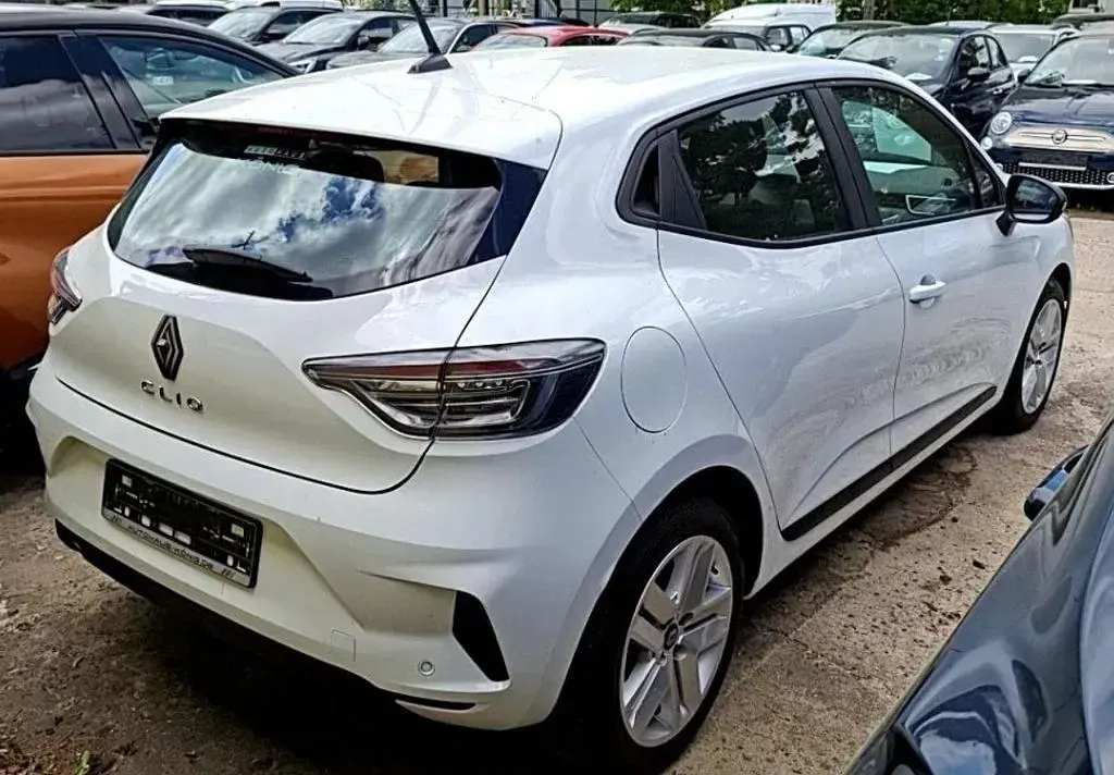 Gebraucht Renault Clio V Evolution 67 PS (49 kW) 2024 Weiß Limousine