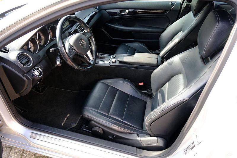 Gebraucht Mercedes C180 156 PS (114 kW) 2012 Grau Coupé