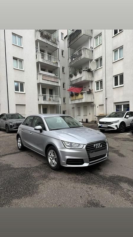 Silber Gebraucht 2016 Audi A1 Sportback Kleinwagen | 7.999 € (Superpreis) - Bild 1/4