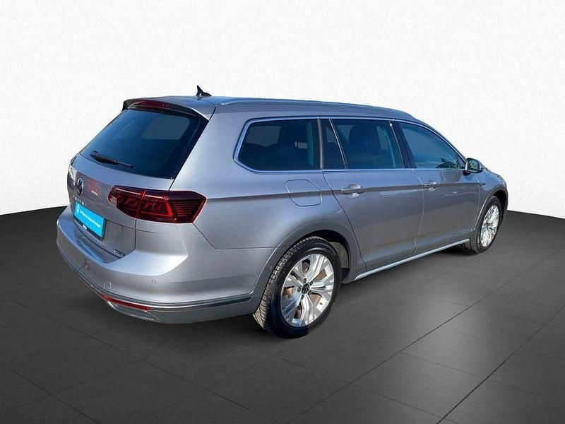 Gebraucht VW Passat Alltrack 200 PS (147 kW) 2023 Silber Kombi