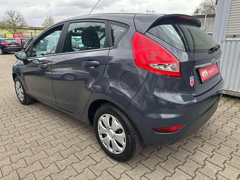 Gebraucht Ford Fiesta Trend 60 PS (44 kW) 2011 Midnight skygrau metallic Kleinwagen