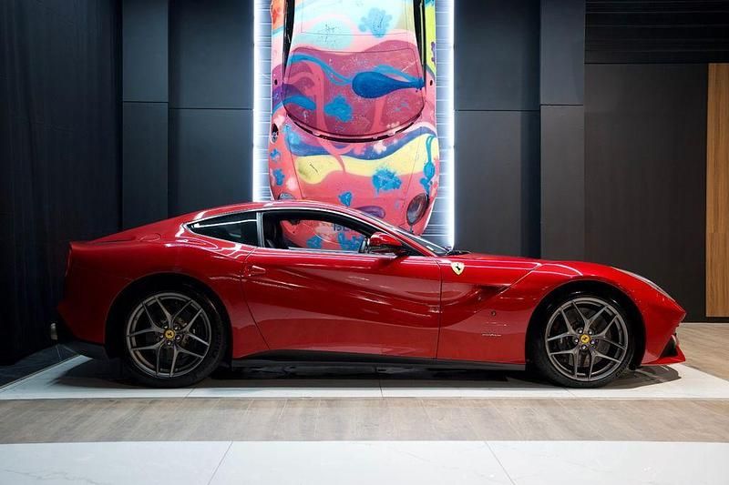 Second-hand Ferrari F12 741 CP (545 kW) 2015 Roșu Coupe