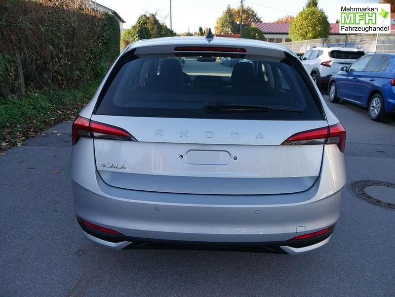Neu Skoda Scala Selection 116 PS (85 kW) 2026 Brillantsilber metallic Kleinwagen