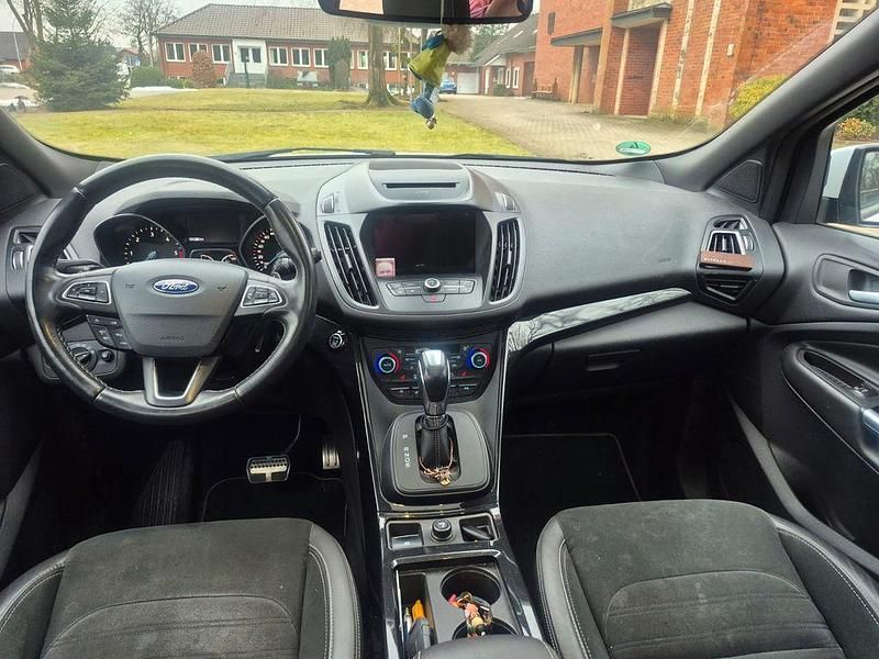 Gebraucht Ford Kuga ST-Line 179 PS (131 kW) 2017 Weiß SUV