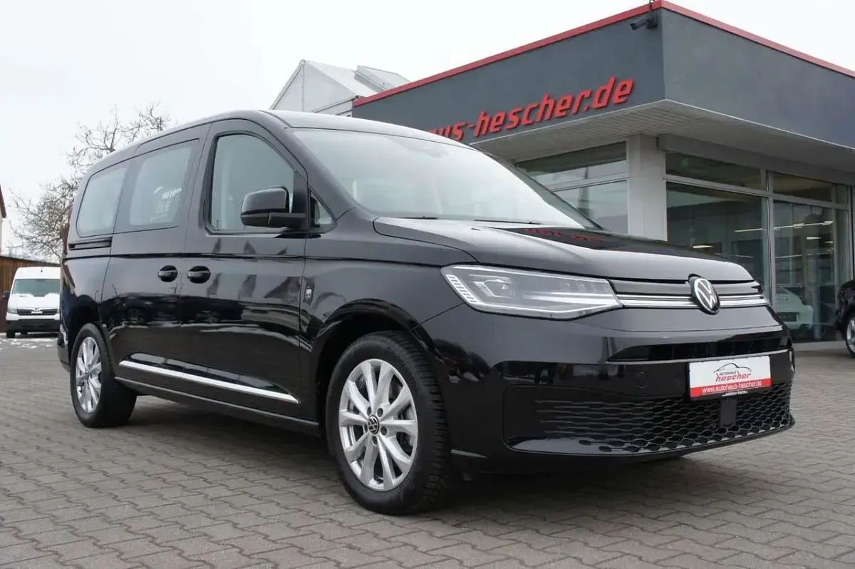 Używany VW Caddy Maxi Style 122 KM (89 kW) 2022 Czarny Minivan