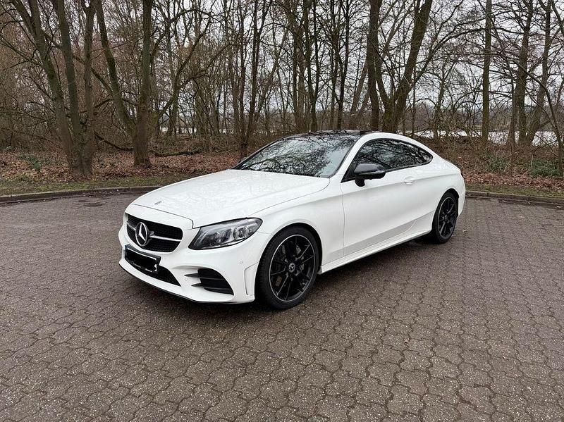 Gebraucht Mercedes C300 AMG line 258 PS (189 kW) 2022 Weiß Coupé